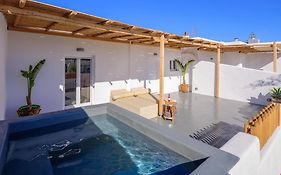 Athiri Luxury Suites